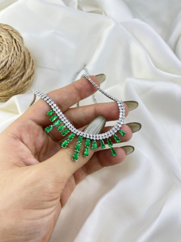 گردنبند زنانه طرح جواهر زمرد کد N048